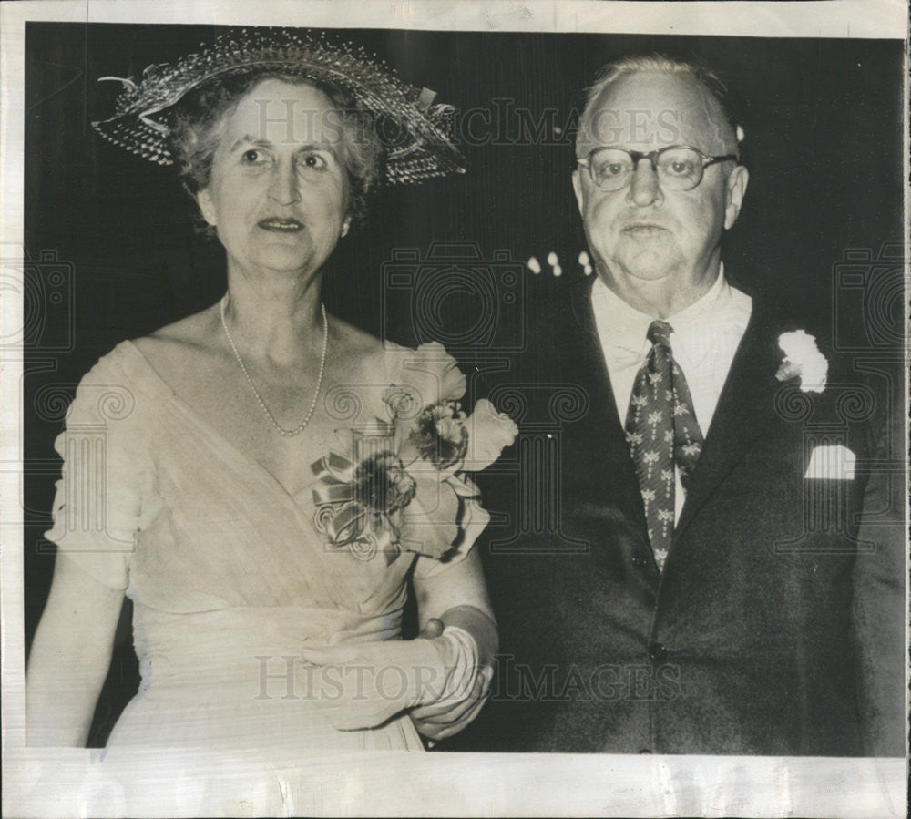 1955 Press Photo Roy A. Roberts and his bride, Mrs. Charles Ross. President of - Historic Images