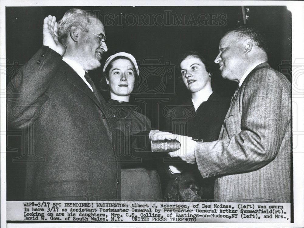 1953 Press Photo Albert Robertson sworn as Asst Postmaster General - Historic Images