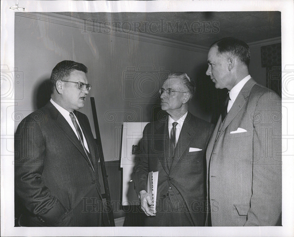 1950 Press Photo William E. Roberts. - Historic Images