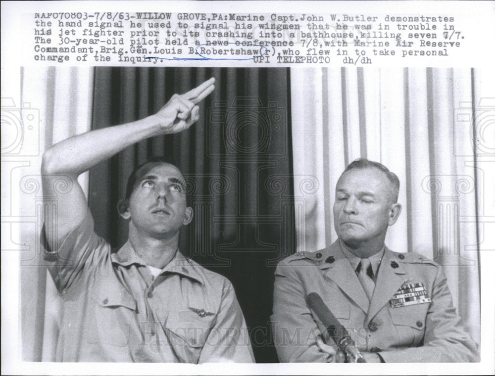 1963 Press Photo Marine Capt. John Butler &amp; Brig. Gen. Louis Robertshaw after - Historic Images