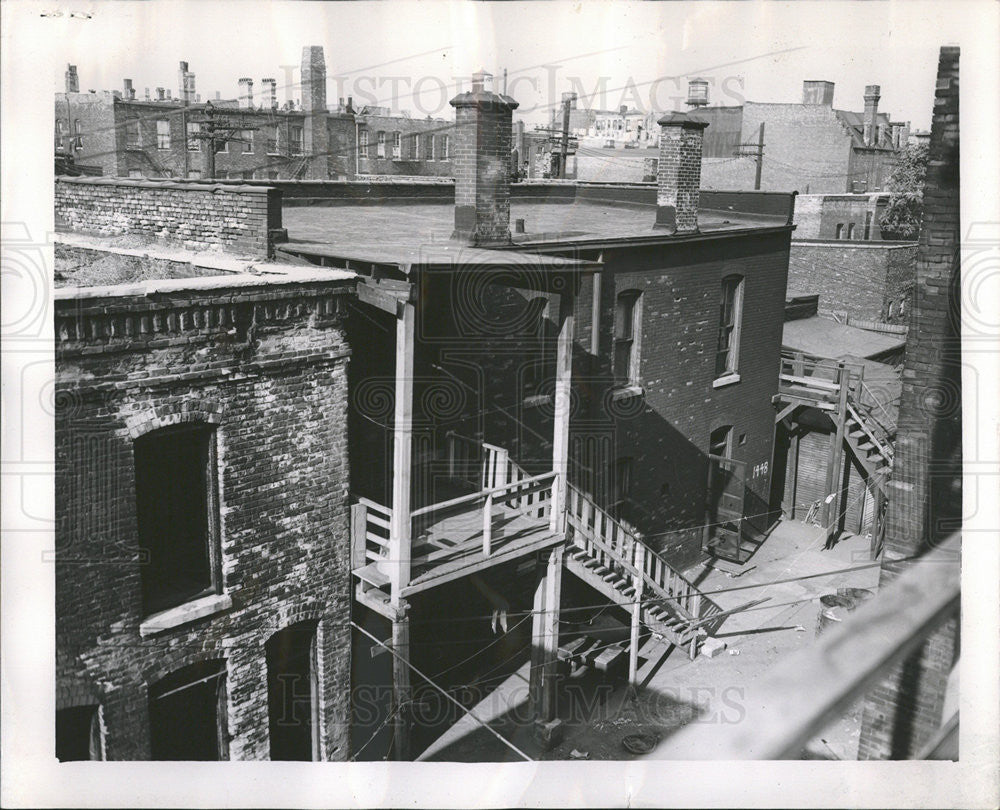 1953 Press Photo Rear of Building on W Monroe made into Two Apartments - Historic Images