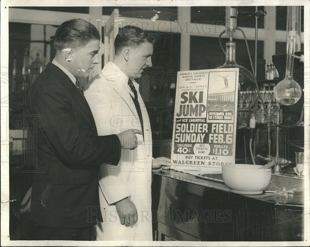 1938 Press Photo Guttorm Paulson and Christian Berge Discuss Ski Jumping - Historic Images