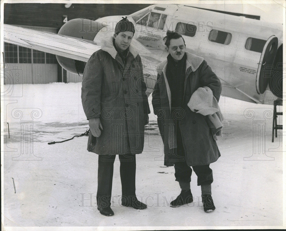 1946 Press Photo David Nichol Chicago Daily News Correspondent Jack Aveson - Historic Images