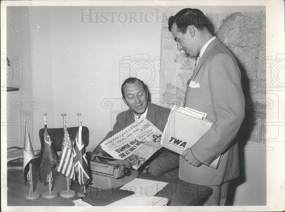 1954 Press Photo David Nichol Chicago Daily News Correspondent - Historic Images