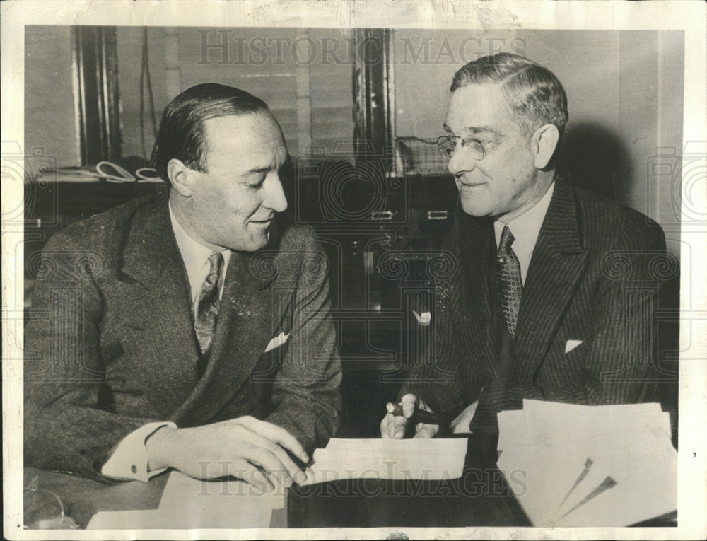 1933 Press Photo John Pratt, special asst. US Atty. Gen. w/ Dist. Atty. - Historic Images