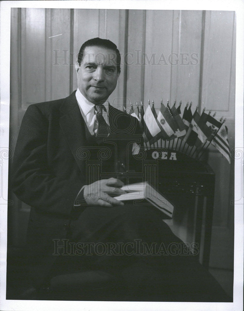 1956 Press Photo Doctor Jose Mora Diplomat Lawyer - Historic Images