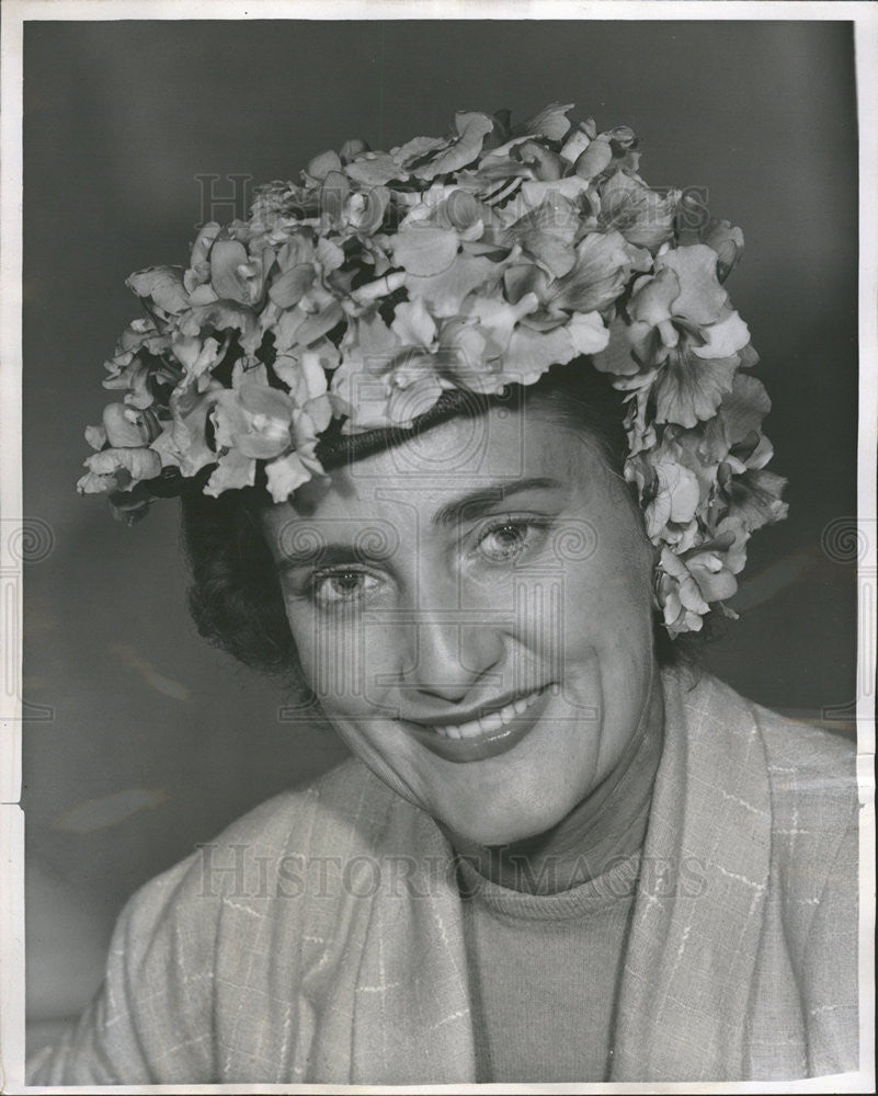 1957 Press Photo Mrs Michael Rotunni She will Model This Hat of Orchids - Historic Images