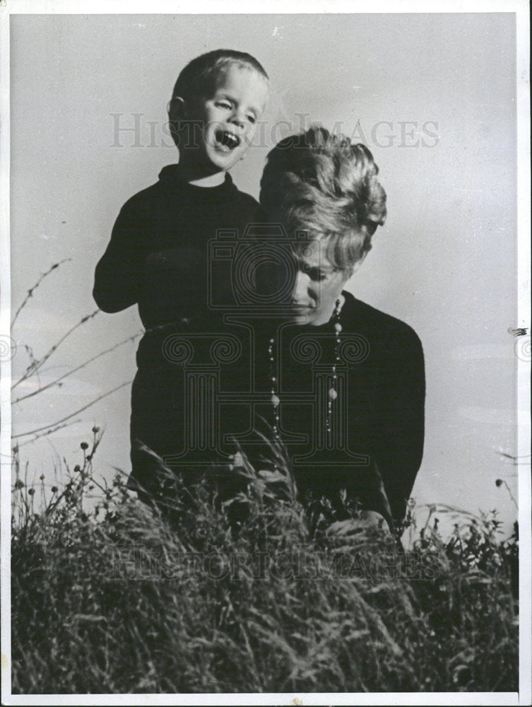 1968 Press Photo Lee Rubenstein and Mrs. Rubenstein. - Historic Images