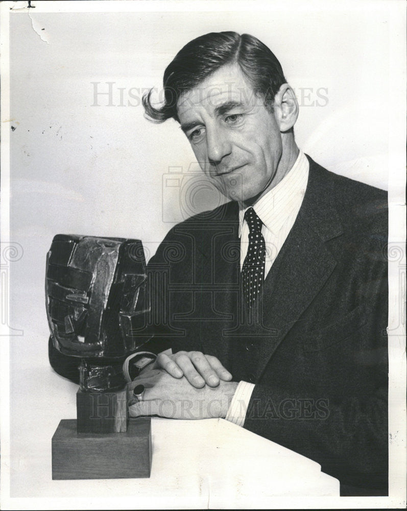 1962 Press Photo James Speyer Curator Art Institute Lookin James Rosati Sculptor - Historic Images