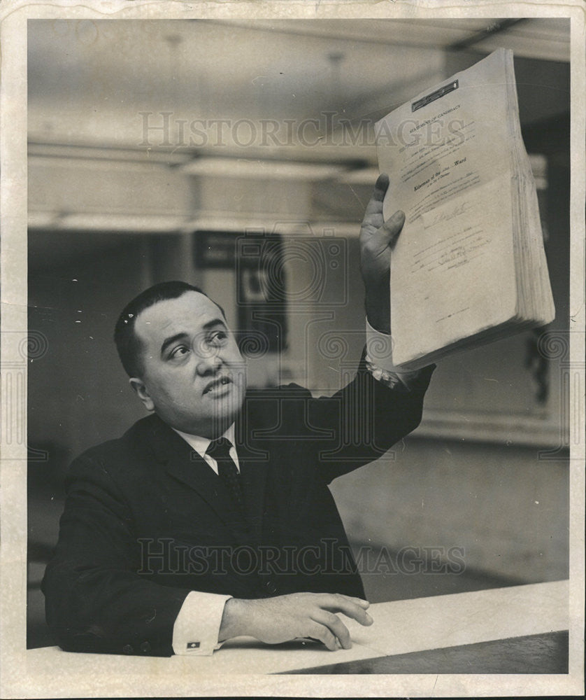 1963 Press Photo Elias Soto filing candidacy for alderman in the 42nd ward - Historic Images