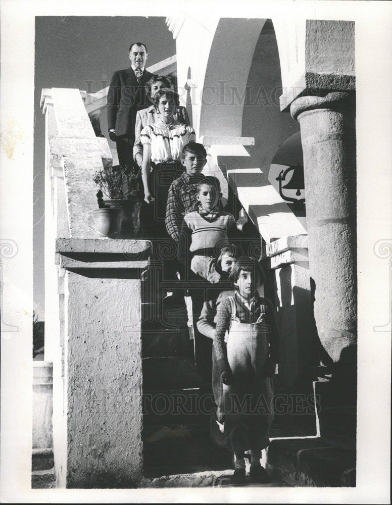 1956 Press Photo New Ecuador President Dr Camilo Ponce And His Family - Historic Images