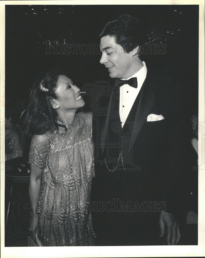 1984 Press Photo Channel 7 Linda Yu beige tiered lace husband Dr. Richard Baer - Historic Images