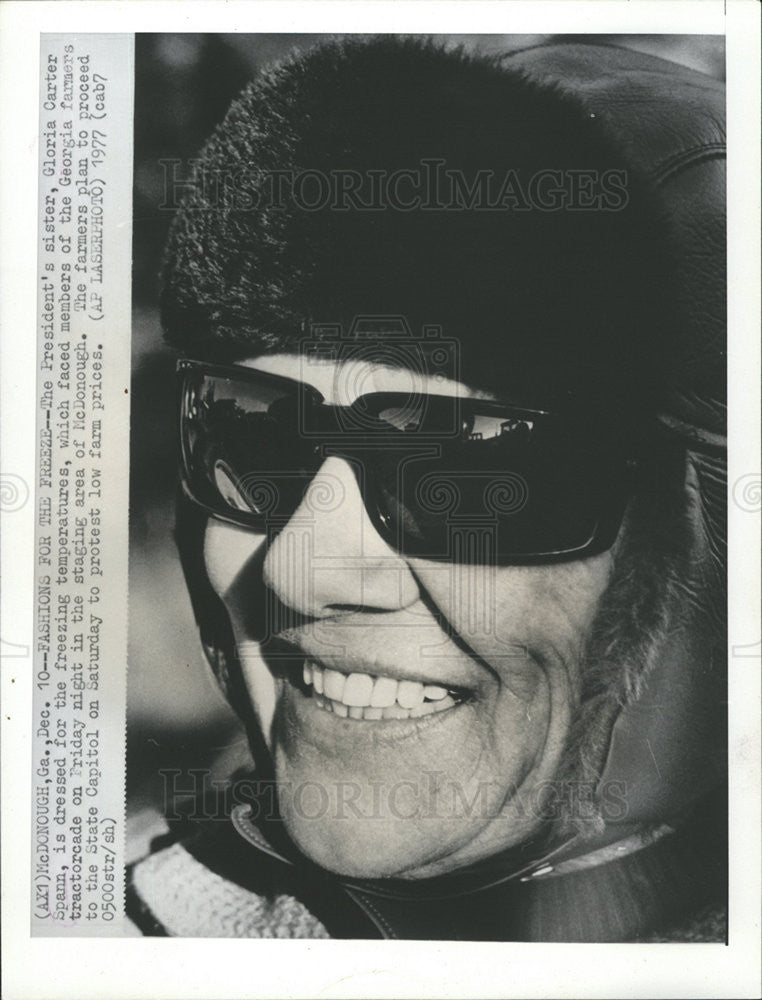 1977 Press Photo Gloria Carter sister of the President at Tractorcade in GA - Historic Images