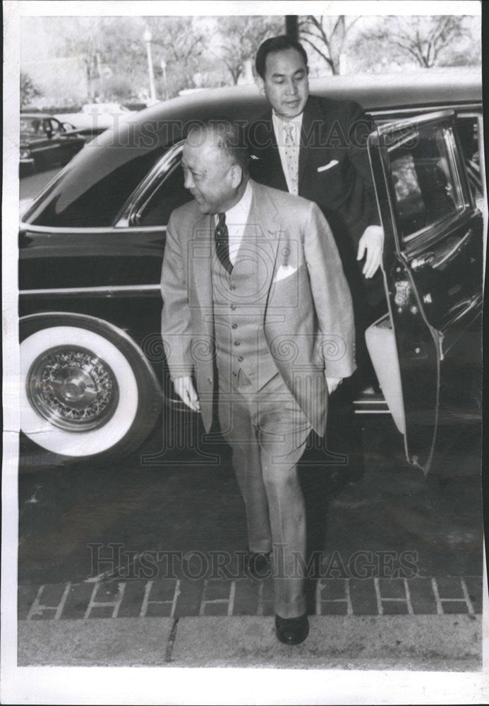 1960 Press Photo Korean Amb You Chan Yang arrives at the State Dept in Washington - Historic Images