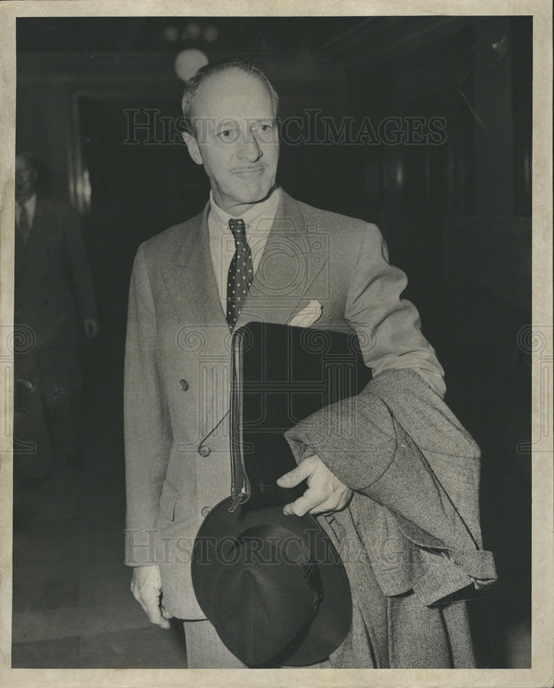 1951 Press Photo Fowler McCormick acting as Petit-Juror - Historic Images