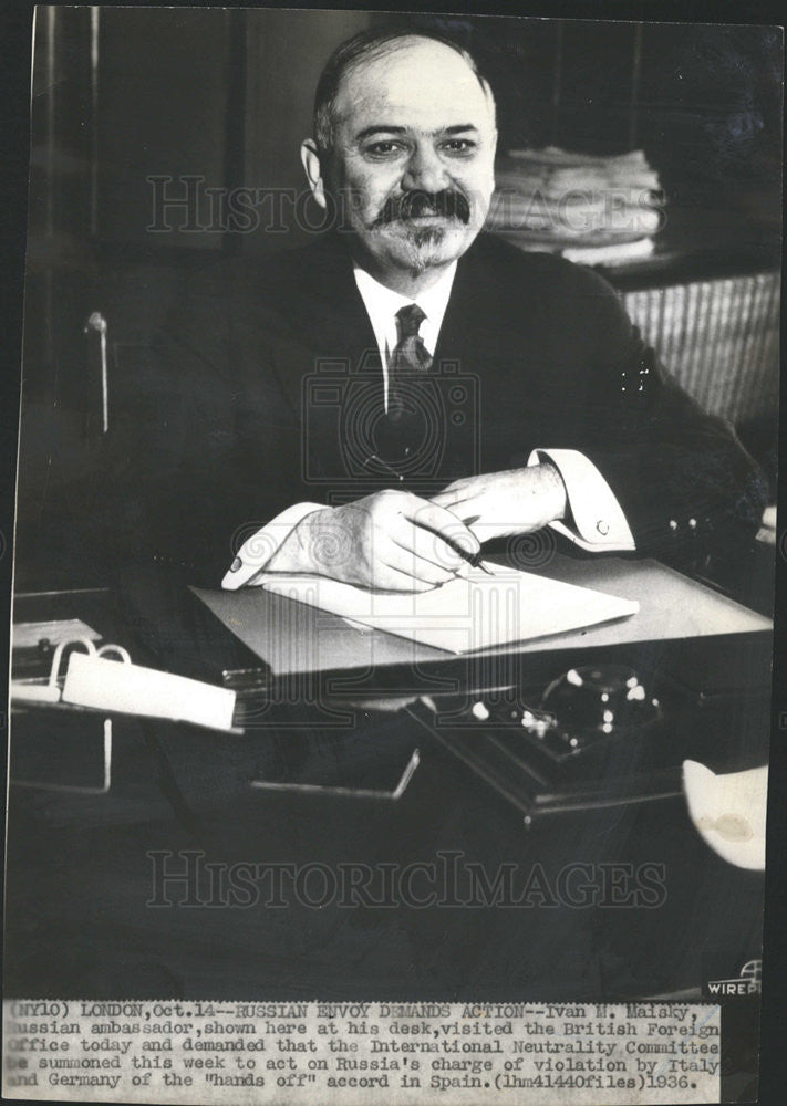 1963 Press Photo Ivan Maisky Russian amb to the UK at his desk in London - Historic Images