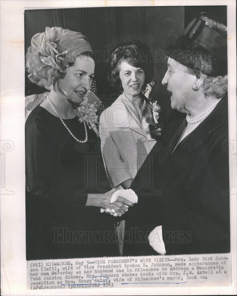 1963 Press Photo Milwaukee Mayor Henry Maier w/ Lady Bird Johnson wife of the VP - Historic Images