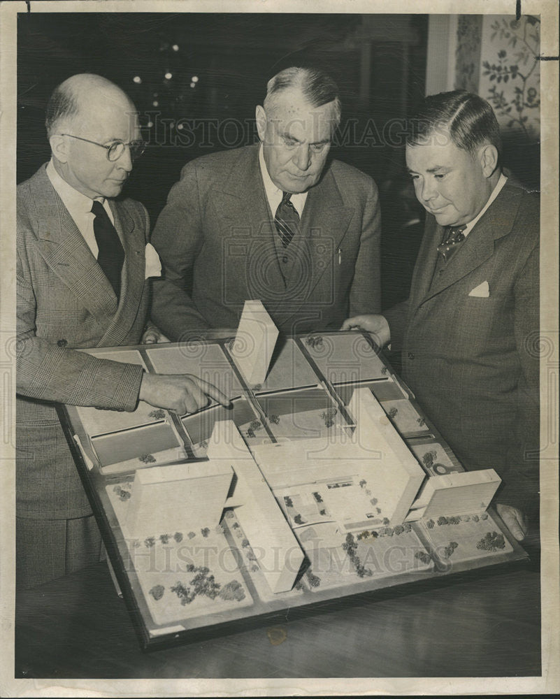 1949 Press Photo John W Root,architect,FC Rahje,N A Owings - Historic Images