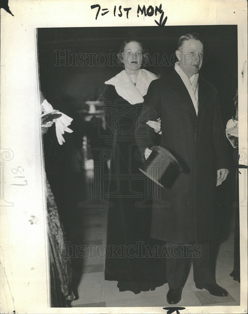 1935 Press Photo Mr and Mrs William Little at the Opera - Historic Images