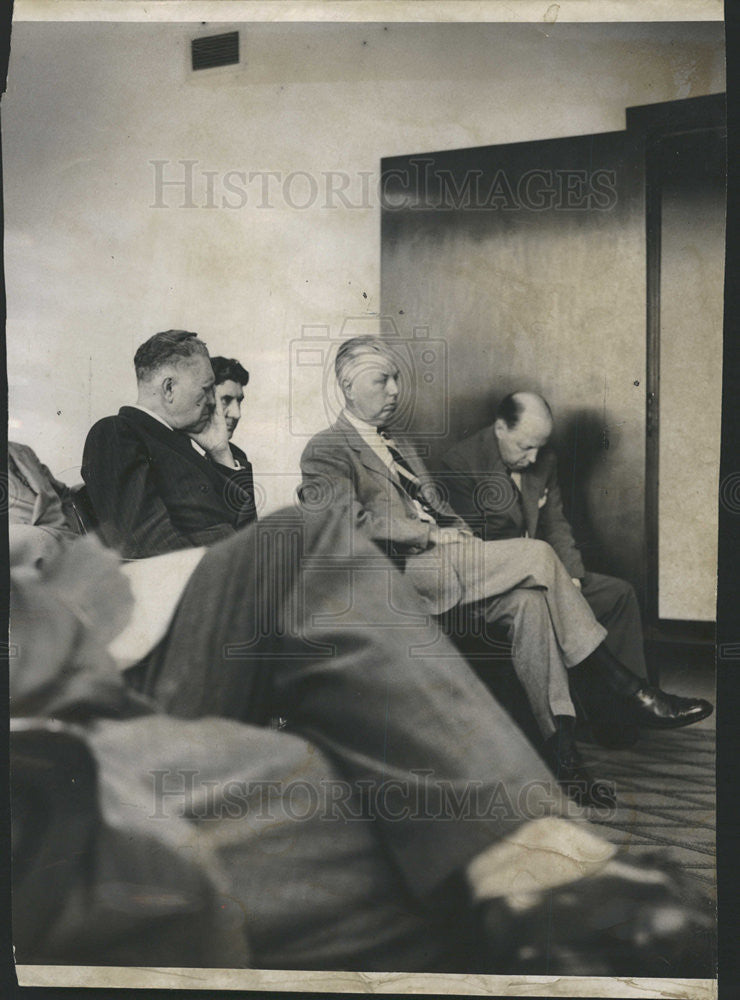 1951 Press Photo Walter McCarter Chicago Transit Authority - Historic Images