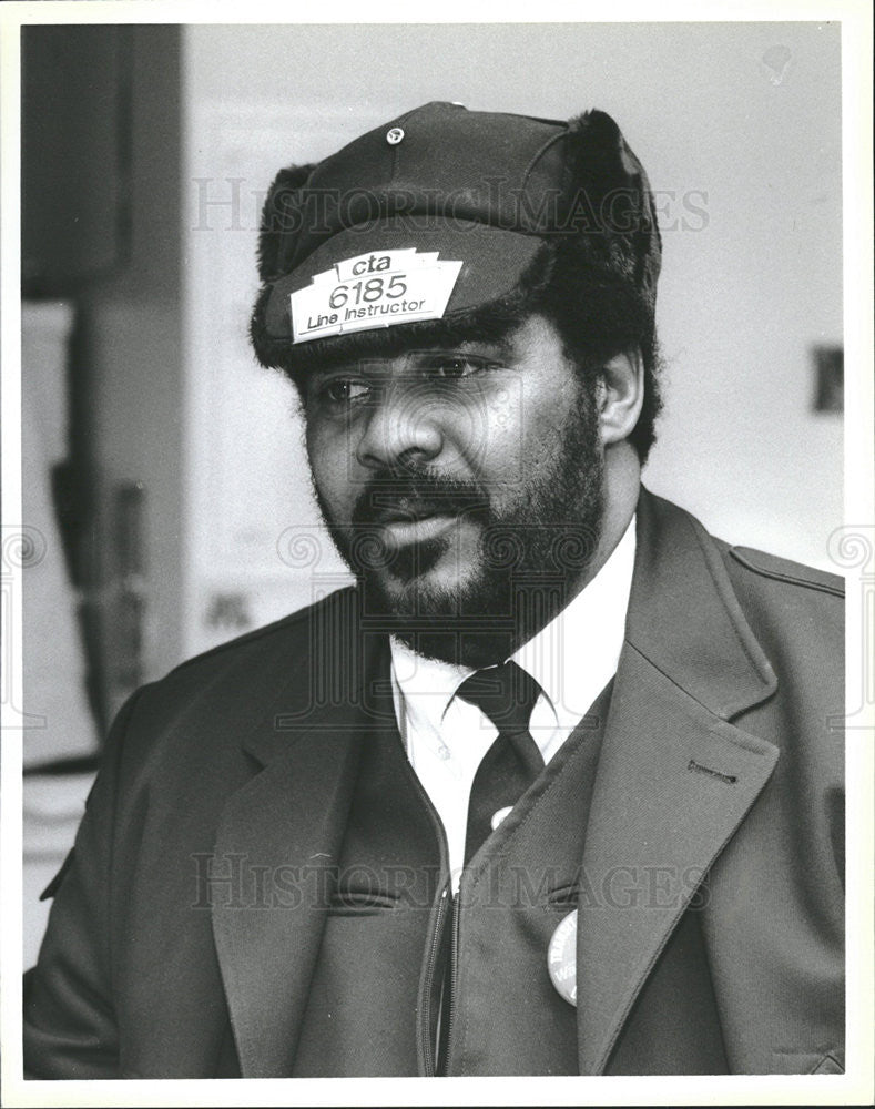 Press Photo Lee Robinson Problem With IRS CTA Line Instructor - Historic Images