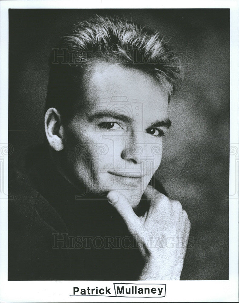 1988 Press Photo Patrick Mullaney Posing For Camera - Historic Images