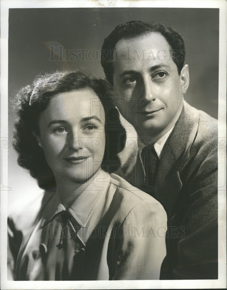 1948 Press Photo Actors Virginia Mullen And William S. Alland In Doorway To Life - Historic Images