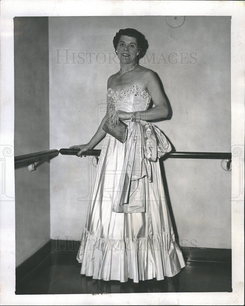 1954 Press Photo Mrs Henry N Rowley - Historic Images