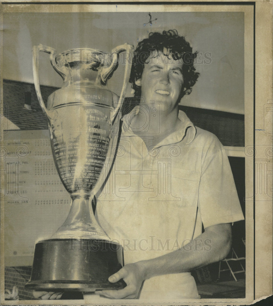 Undated Press Photo Mick Soli Displays Trophy Won At IL Amateur Golf Tournament - Historic Images