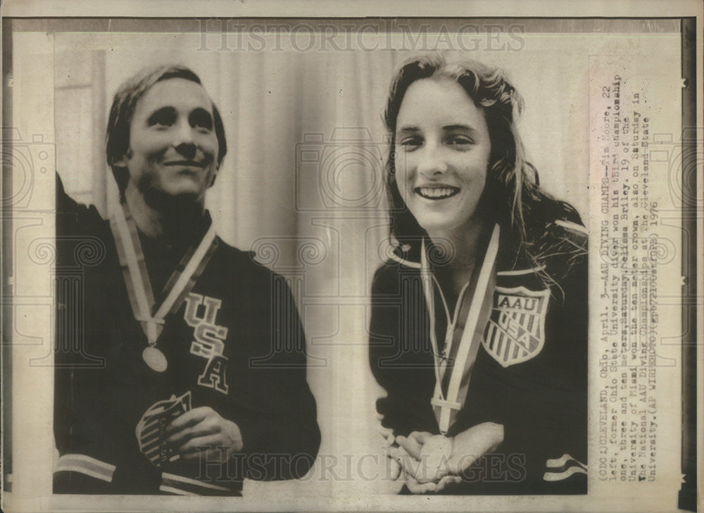 1976 Press Photo Tim Moore Ohio University Diver Melissa Briley Miami - Historic Images