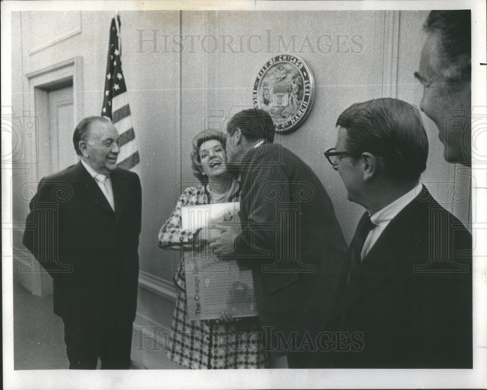 1971 Press Photo Daily News fashion columnist Peg Zwecker - Historic Images