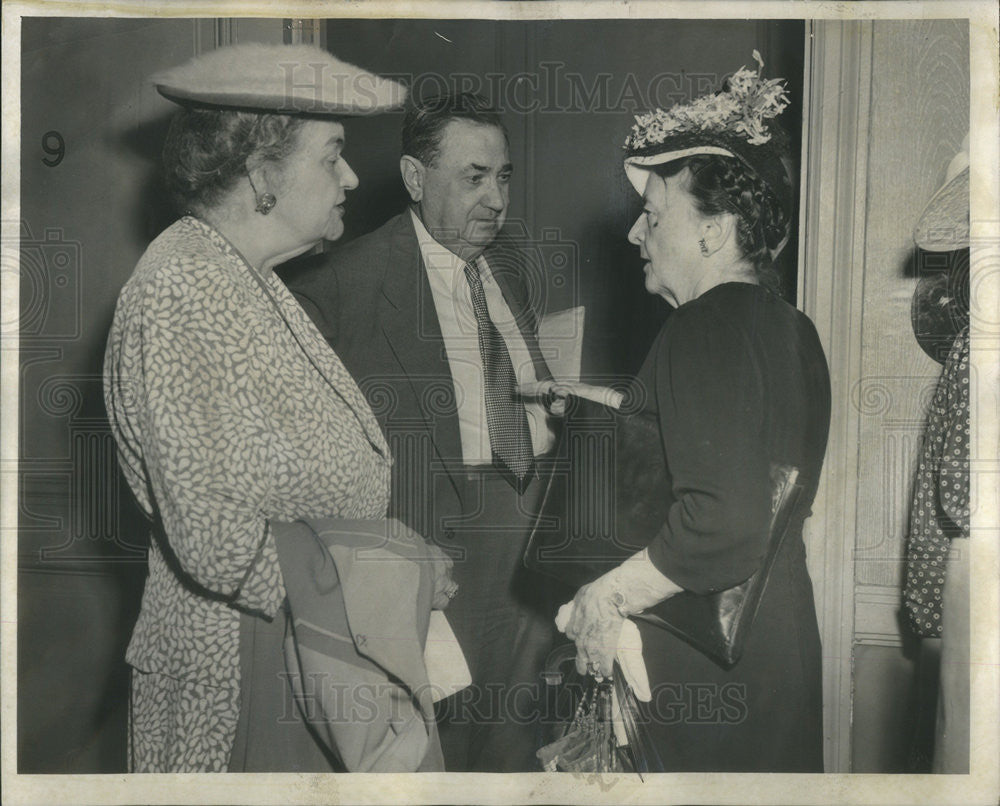 1952 Press Photo Mrs Lafell Dickinson, Henry Zweifel &amp; Mrs Bertha Baur - Historic Images