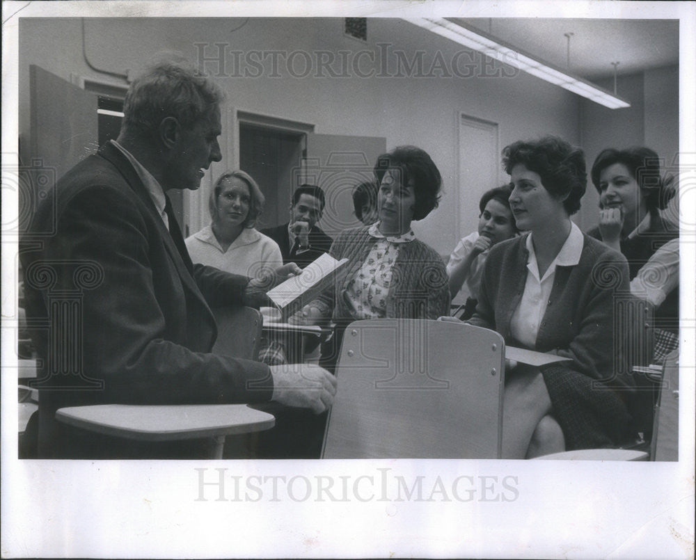 1964 Press Photo Stephen Spender world&#39;s foremost poet, critic lecturer &amp; editor - Historic Images