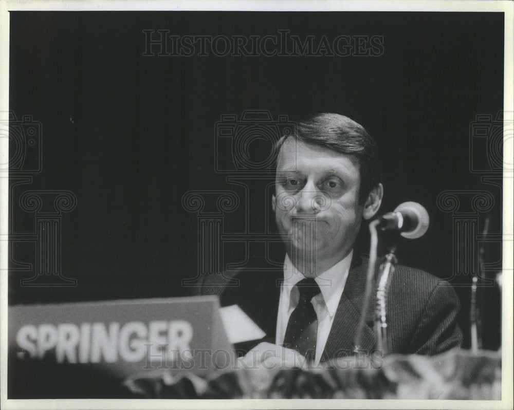 Undated Press Photo Neil Springer Internat'l Harvester Annual Meeting ...