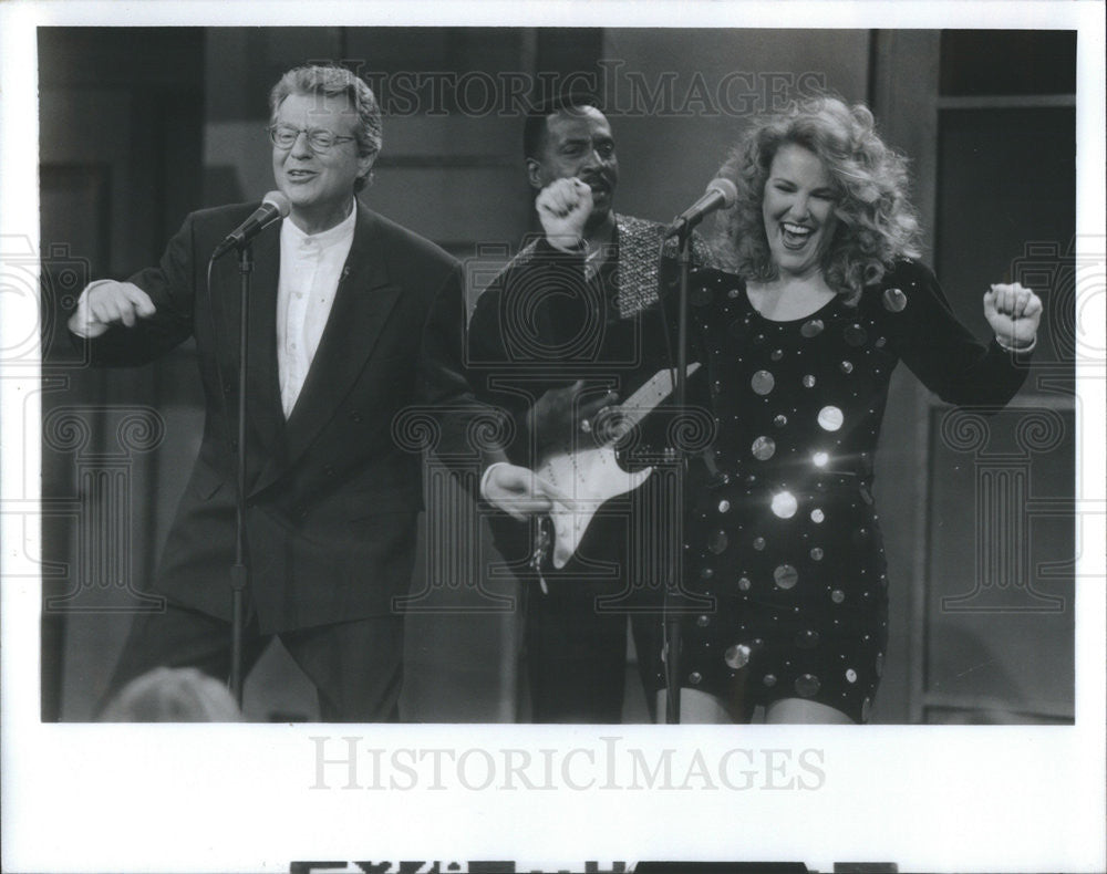 1993 Press Photo Tv host Jerry Springer jamming - Historic Images