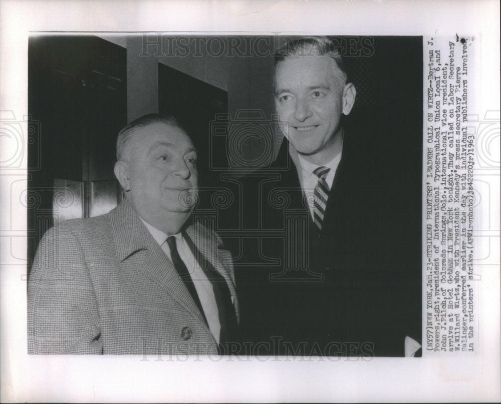 1963 Press Photo Bertram J Powers,right with John J Pilch at Intl Typgl Union - Historic Images