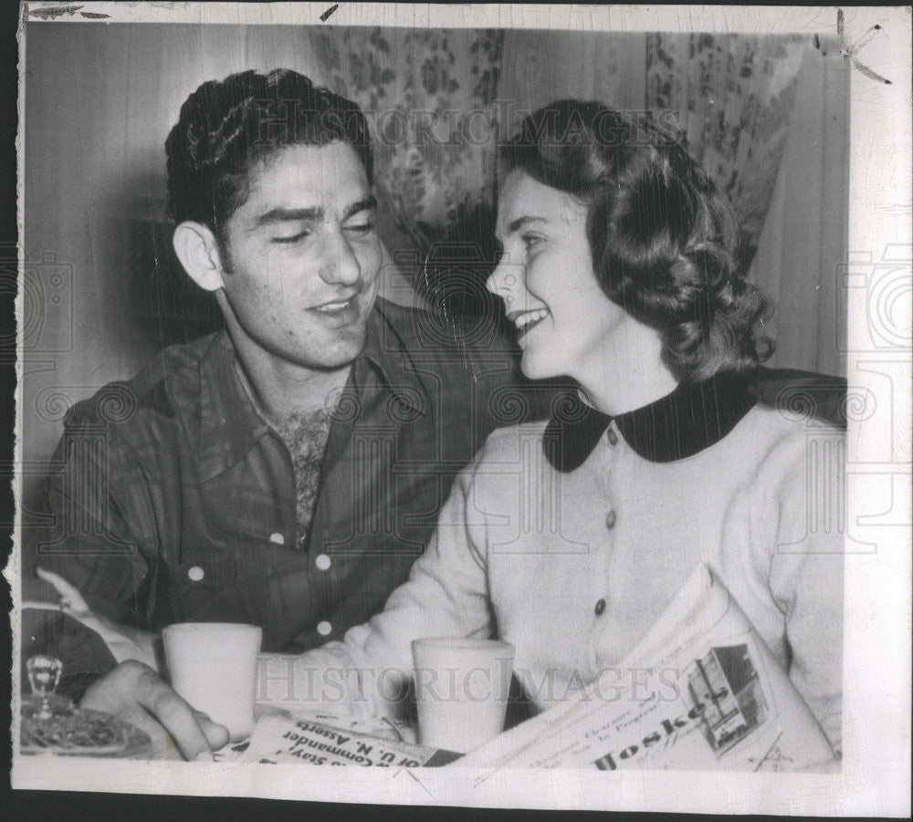 1950 Press Photo Mr &amp; Mrs George Pontikes Having a Morning Cup of Coffee - Historic Images