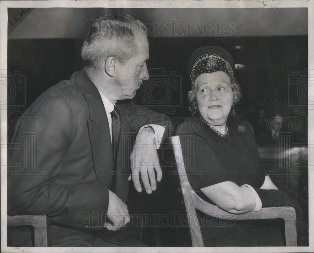 1947 Press Photo Mr &amp; Mrs Fowler McCormick before trial - Historic Images