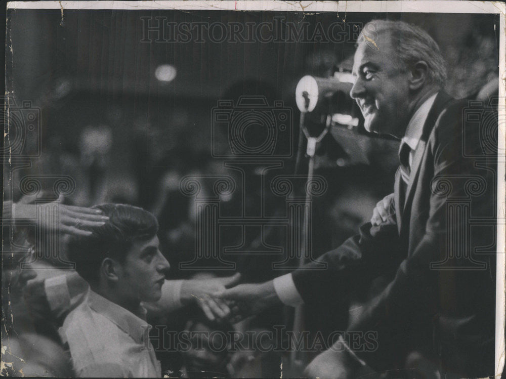 1968 Press Photo Senator Eugene McCarthy Rally Northwestern University McGaw - Historic Images