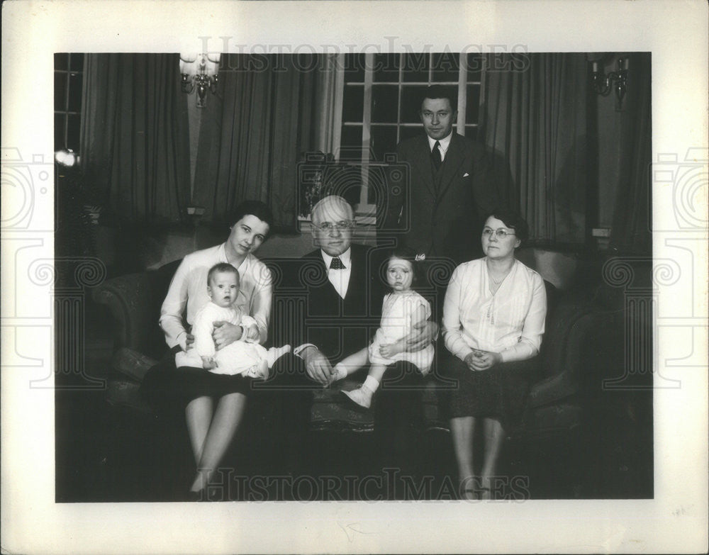 Undated Press Photo William Malone Candidate and Family - Historic Images
