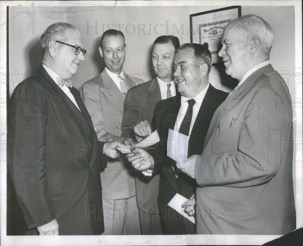 1955 Press Photo Policemen Kenneth Rose, John O&#39;Donnell, Sgt. Anthony Zolna - Historic Images