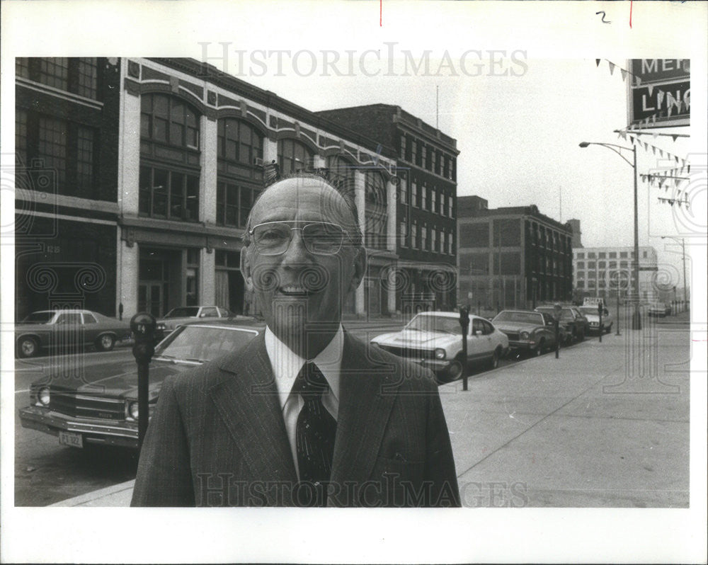 1977 Press Photo Car Dealership Owner Fred Litsinger - Historic Images