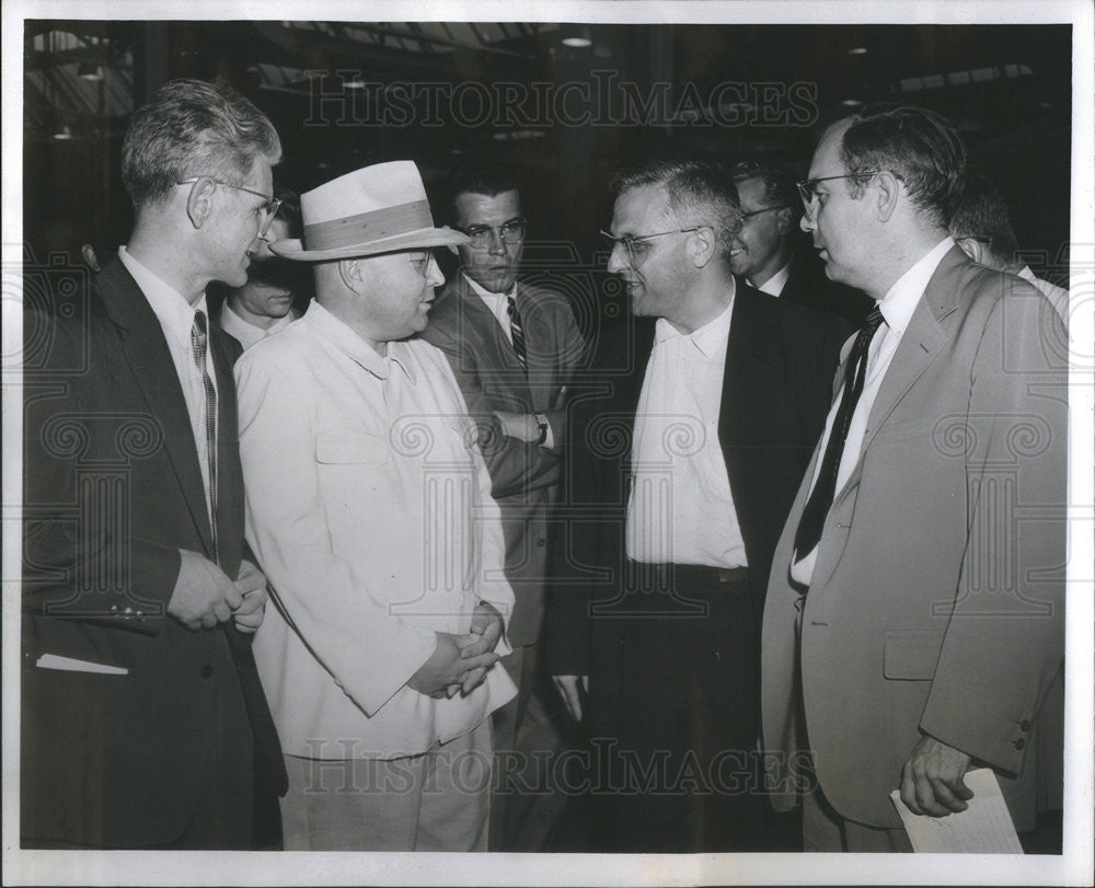 1955 Press Photo Eugeni Litoshko, US Correspondent  for Pravda, Matskevich - Historic Images