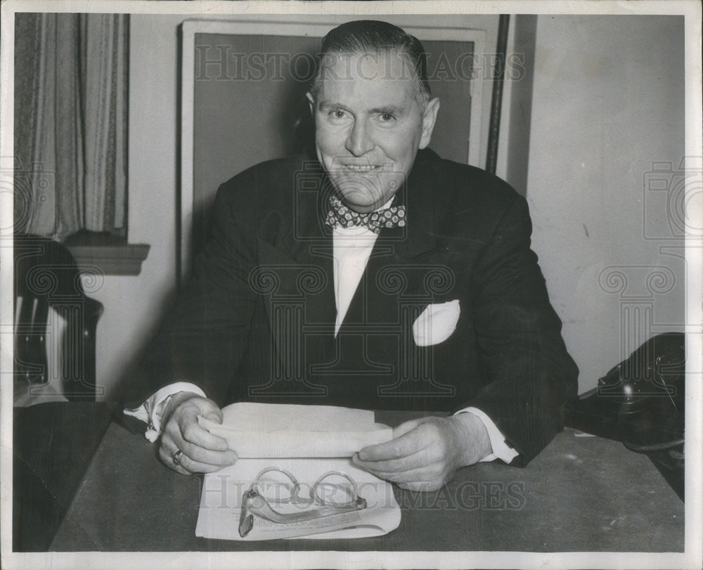 1952 Press Photo Walter Mccaron candidate coroner - Historic Images