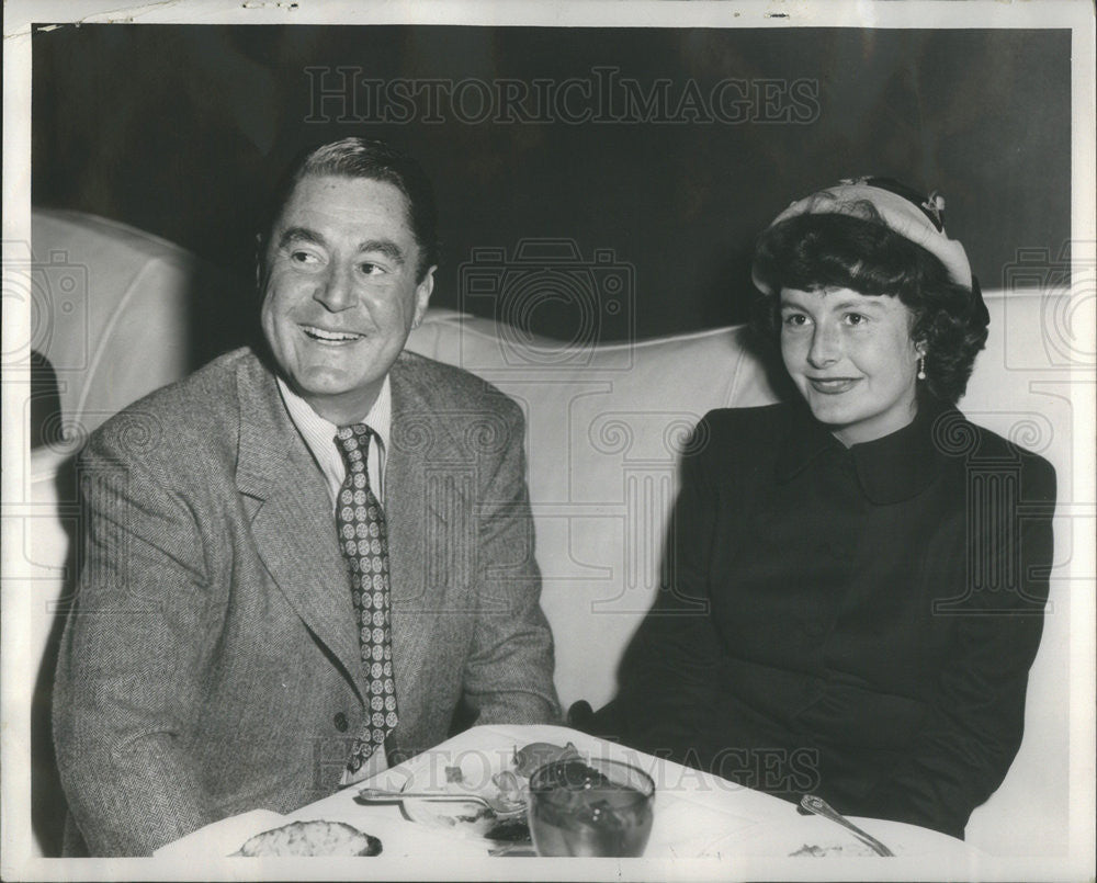 1949 Press Photo Producer Leo McCarey Daughter Mary Ambassador Hotel Chicago - Historic Images