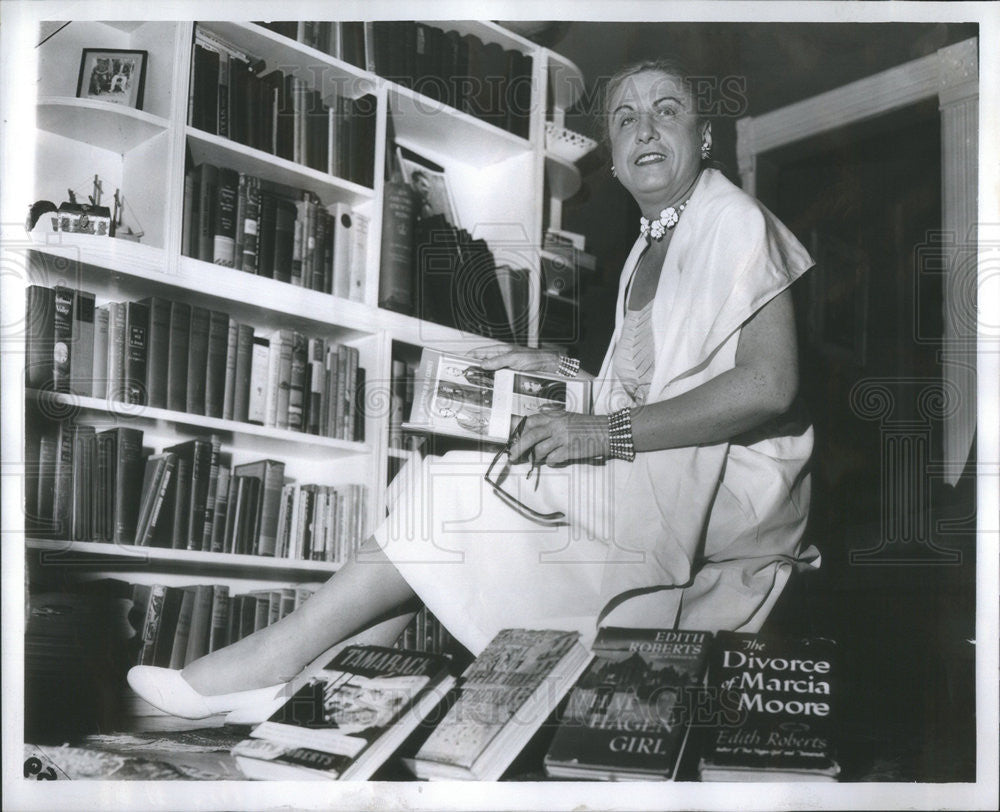 1953 Press Photo Edith Roberts,author and artist - Historic Images