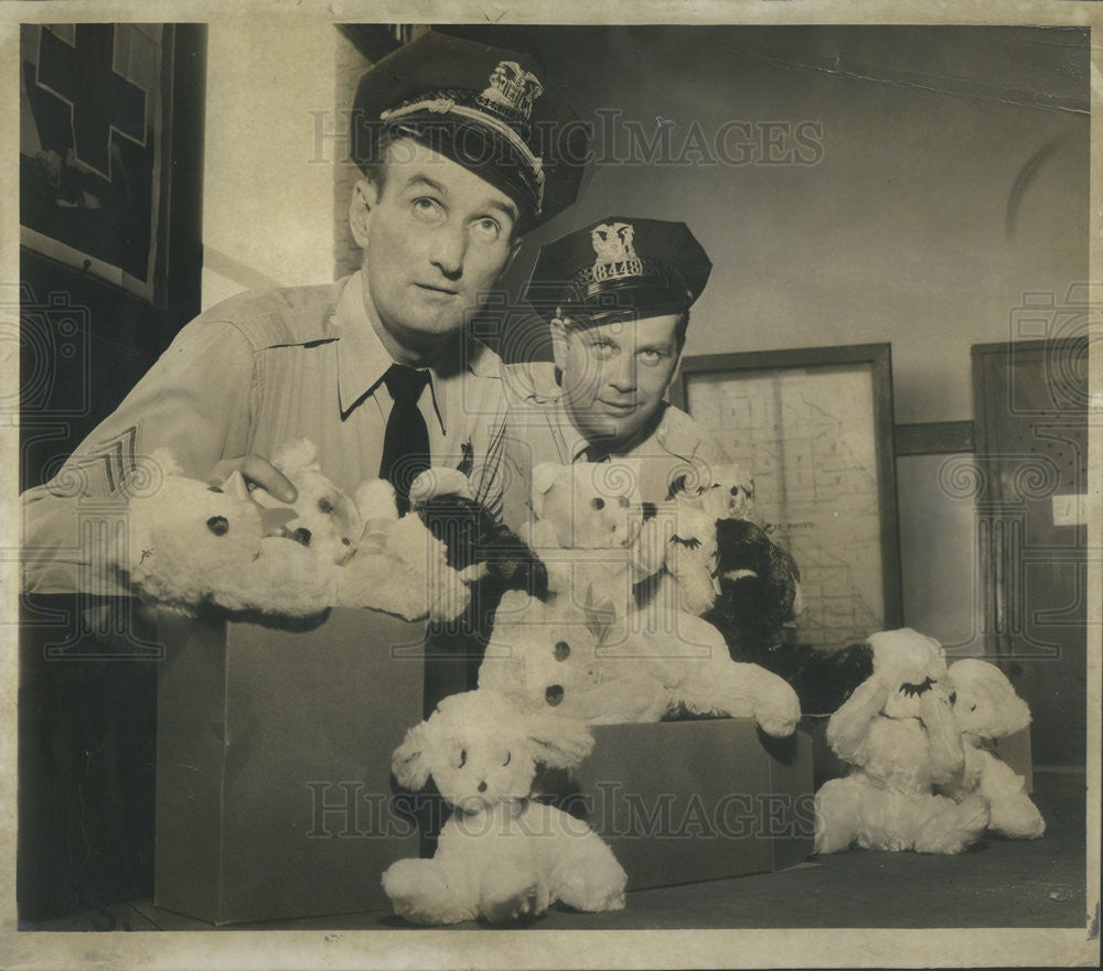 1955 Press Photo Sgt J Mullen &amp; Officer Charles Wilhelm - Historic Images