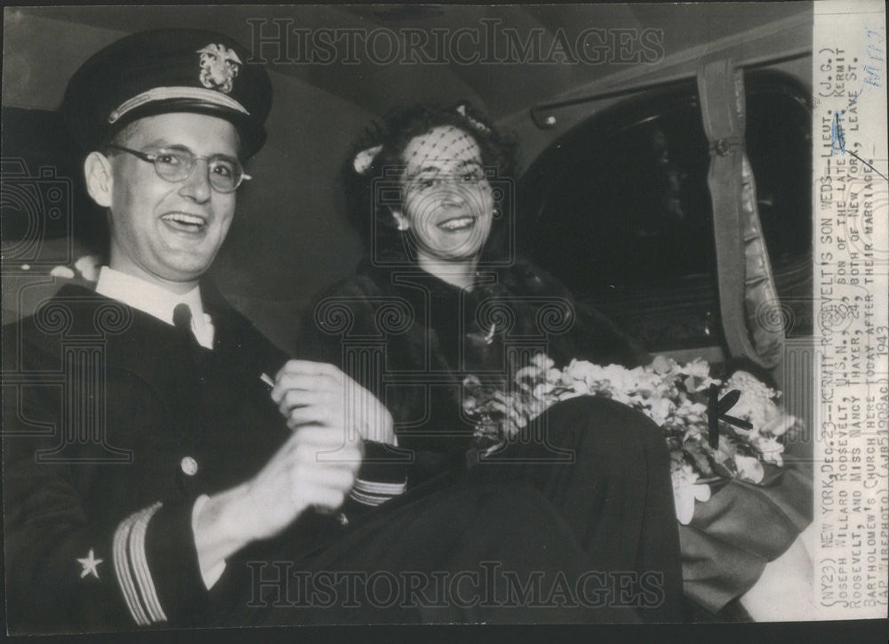 1943 Press Photo Leut Joseph Roosevelt, USN, Miss Nancy Thayer, St Bartholomew - Historic Images