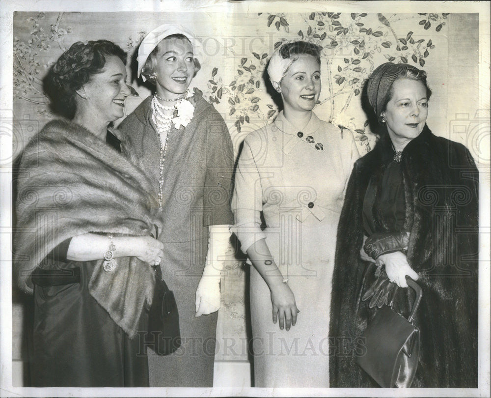 1958 Press Photo Chicago Society Mrs Burr L. Robbins Mrs. Charles F. Rowley Jr. - Historic Images