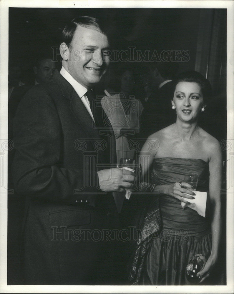 1982 Press Photo Herbert Scrader Pres Joseph Shoes And Wife Drink To Fantasy - Historic Images